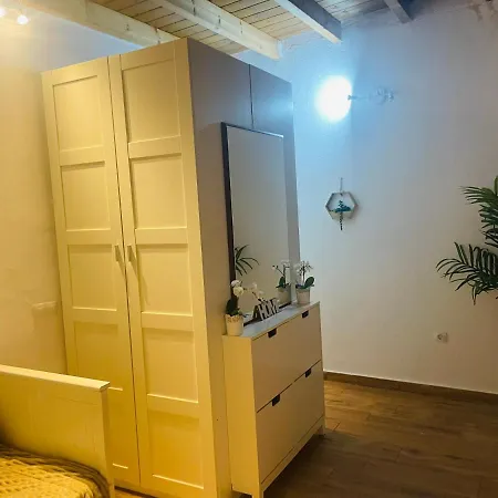 Dakota's House Apartment *